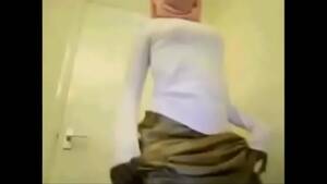 Arabian Clothing Porn - Muslim Taking off her Clothes - XVIDEOS.COM