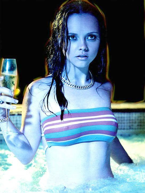christina ricci - The Horror Club: Review: After.Life (2010)