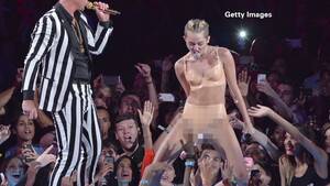 Miley Cyrus Sex Porn - Miley Cyrus' performance shocks fans | CNN