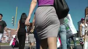 booty walking - Booty Walking in the street and Shaking Ass - XVIDEOS.COM