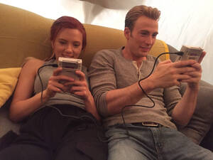 Chris Evans Being Fucked - Scarlett Johansson and Chris Evans gaming together. : r/pics