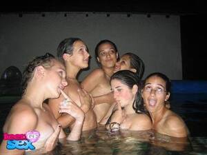 group nudist pool - FREE group, swimming pool Pictures - XNXX.COM