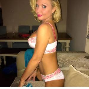 Blonde Cougar Kitten Porn - Kitty @meowmeowkittenchow75 #milf #hotmom #lingerie #blonde #cougar