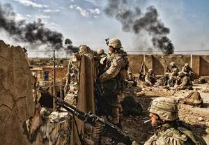 Iraq War Pussy - U.S Marines occupy a rooftop during the Second Battle of Fallujah.  Fallujah, Iraq. November 2004. (960x665) : r/MilitaryPorn