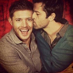 Misha And Jensen Gay Porn - Misha kisses Jensen's face
