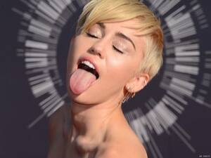 hot lesbian sex miley cyrus - 24 Times Miley Cyrus Had Our Backs