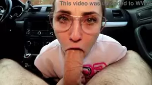 Girlfriend Oral Sex Porn - My girlfriend performs oral sex and intercourse on me in a vehicle - SxyPrn