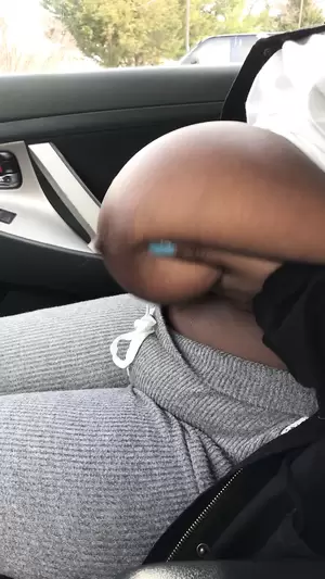 amateur ebony hoodrat - Ebony hoodrat takes tits out bra | xHamster