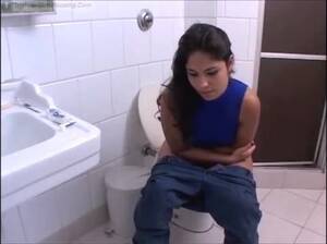 Brazil Toilet Porn - Beauty Brazilian girl pooping in her toilet - ThisVid.com
