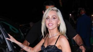 Miley Cyrus Nude Xxx - Miley Cyrus shares naked video from the shower for 'Flowers'