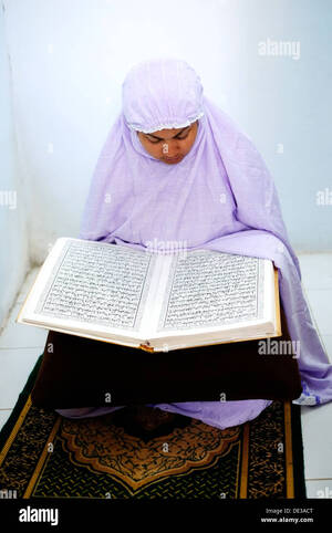 Muslim Praying Porn - Koran read home hi-res stock photography and images - Alamy