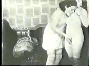 1920s retro lesbian porn - Watch 1920s lesbians - Vintage Porn - SpankBang