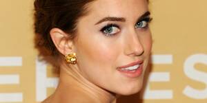 Allison Williams Porn - By Ken Levine: Allison Williams -- from a pirate ship to a motorboat
