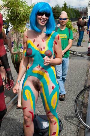 Hairy Pussy Body Paint - Body Painted Nude Chick With Wig - Nude Amateur , Naked Painted Hippie  Chick, Painted
