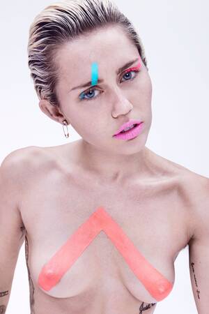 Miley Cyrus Nude Naked Porn - Miley Cyrus naked bum Paper magazine: Miley Cyrus Pet Pig | Glamour UK