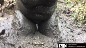 Bbw Mud Porn - Mud Play: BBW gets muddy 2 - ThisVid.com