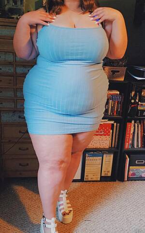 Chubby Sandals Porn - I absolutely love plus size girls in bodycons! This blue one I found is  gorgeousðŸ©µ : r/PlusSizeFashion