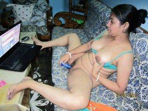 Hot Nude Girl Watching Porn - Local Desi College Girl Fucking Pussy Watching Porn
