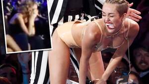 Cyru Having Miley Sex Selena Gomez Naked - Taylor Swift's reaction to Miley Cyrus' VMA performance, watch here -  Mirror Online