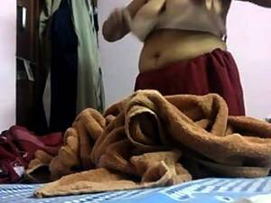 indian mom hidden cam sex - Desi Delhi Mom changing dress hiddencam - anybunny.com
