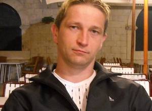 Bosnia - Independent candidate Mirad HadÅ¾iahmetoviÄ‡ has an unusual way of winning  attention online.