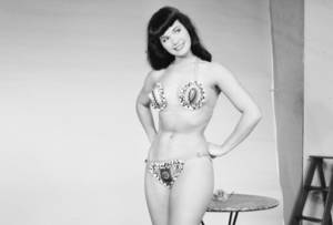 bw vintage nude sex - bettie page, bettie mae page, brunette, american, pin up, nude,