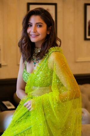 bollywood actress anushka xxx pics - Soft glam makeup was trending this Diwali season, from Anushka Sharma to  Karisma Kapoor: See photos | Vogue India