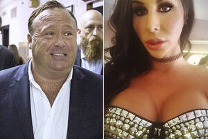 mature shemale nude beach - Infowars kook Alex Jones spotted with transgender porn on his phone