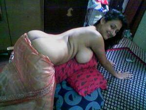 Indian Aunty Xxx - indian aunty stripping her sari