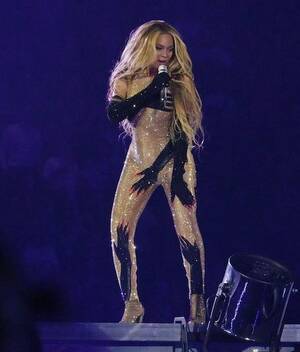 Beyonce Lesbian Porn - BEYONCE HAS SUPER CONCERT PLANNED FOR LUCKY L.A. â€“ Janet Charlton's  Hollywood, Celebrity Gossip and Rumors