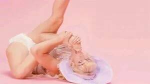 Miley Cyrus Foot Porn - Watch Miley Cyrus Acts Weird With Her Sexy Feet. WTF??? - Miley Cyrus, Feet,  Foot Fetish Porn - SpankBang