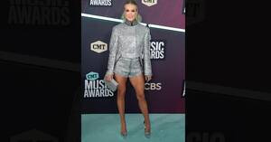 Carrie Underwood Interracial Fuck - Carrie Underwood's Husband 'Begging' Her to Stop Bulking up