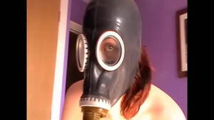 Girl Putting Gas Mask Porn - My kinky escort in her gasmask - XNXX.COM