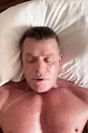 Mature Dilf Porn - Mature dilf blows a quick morning load | xHamster