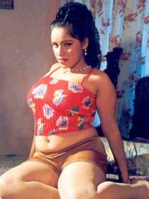 chubby indian chick reshma - 1/17. Reshma star missing