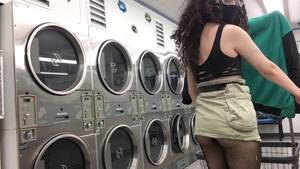 laundry voyeur cam - Flashing Plug at the Laundromat - ThisVid.com