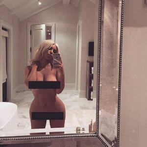 Kim Kardashian Nude - How Kim Kardashian's Naked Selfie 'Movement' Is Hurting Girls