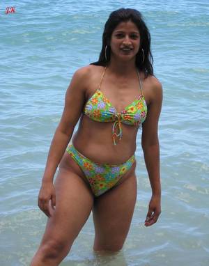 indian bikini beach - Hot girl in a car