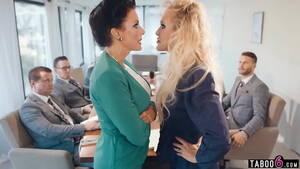 Brandi Love Sexy Office - Business woman Brandi Love lesbian sex in the office - XVIDEOS.COM