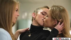 lesbian rim lickers - Free Lesbian Rimming Porn | PornKai.com