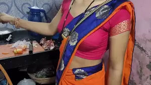 desi girl fuck in kitchen - Desi bhabhi kitchen me khana bana rahi thi tabhi devar ne piche le bhabhi  ki | xHamster