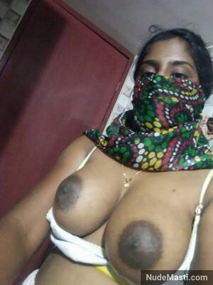 Indian Dark Nipples - Erotic Collection Of Amazingly Hot Indian Boobs - 15 Pics