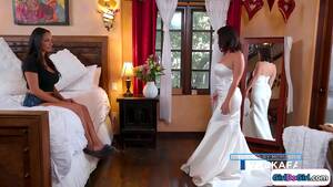 Amateur Brunette Wedding - Gf licking busty brunette before wedding - XVIDEOS.COM