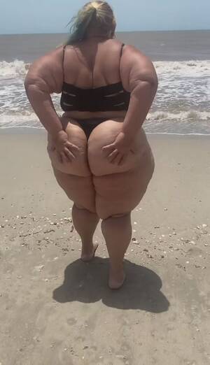 big butt twerk nude on beach - Big fat bbw butt at beach teasing