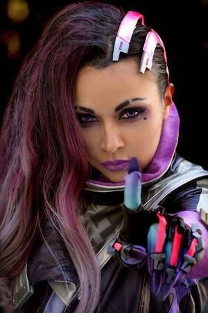 Homestuck Cosplay Porn Game - Overwatch's Sombra Got An Official Cosplay Reveal At Blizzcon