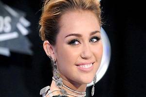 Miley Cyrus S&m Porn - Miley Cyrus deletes all her Instagram photos