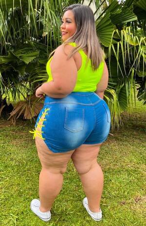 Large Curvy Women Porn - Pinterest | Big women fashion, Curvy women fashion, Curvy woman