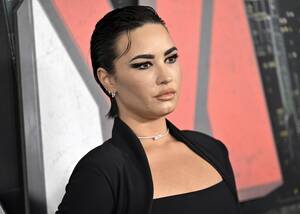 lesbian porn demi lovato - Demi Lovato opens up about pronouns, gendered bathrooms - Los Angeles Times