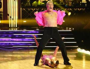 Dancing With The Stars Sex Porn - Dancing WIth the Stars': Barry Williams Goes Shirtless, Is Eliminated