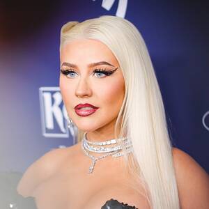 christina aguilera upskirt pussy - Christina Aguilera Wore Straight-Up Vulvas On Her Nails â€” See the Photos |  Allure